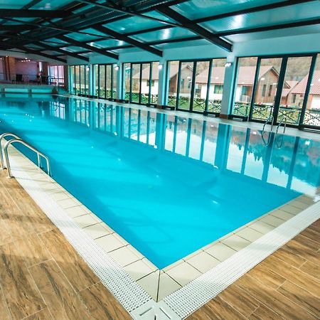 באקוריאני Snow Pine Suite - 4 Star Resort מראה חיצוני תמונה