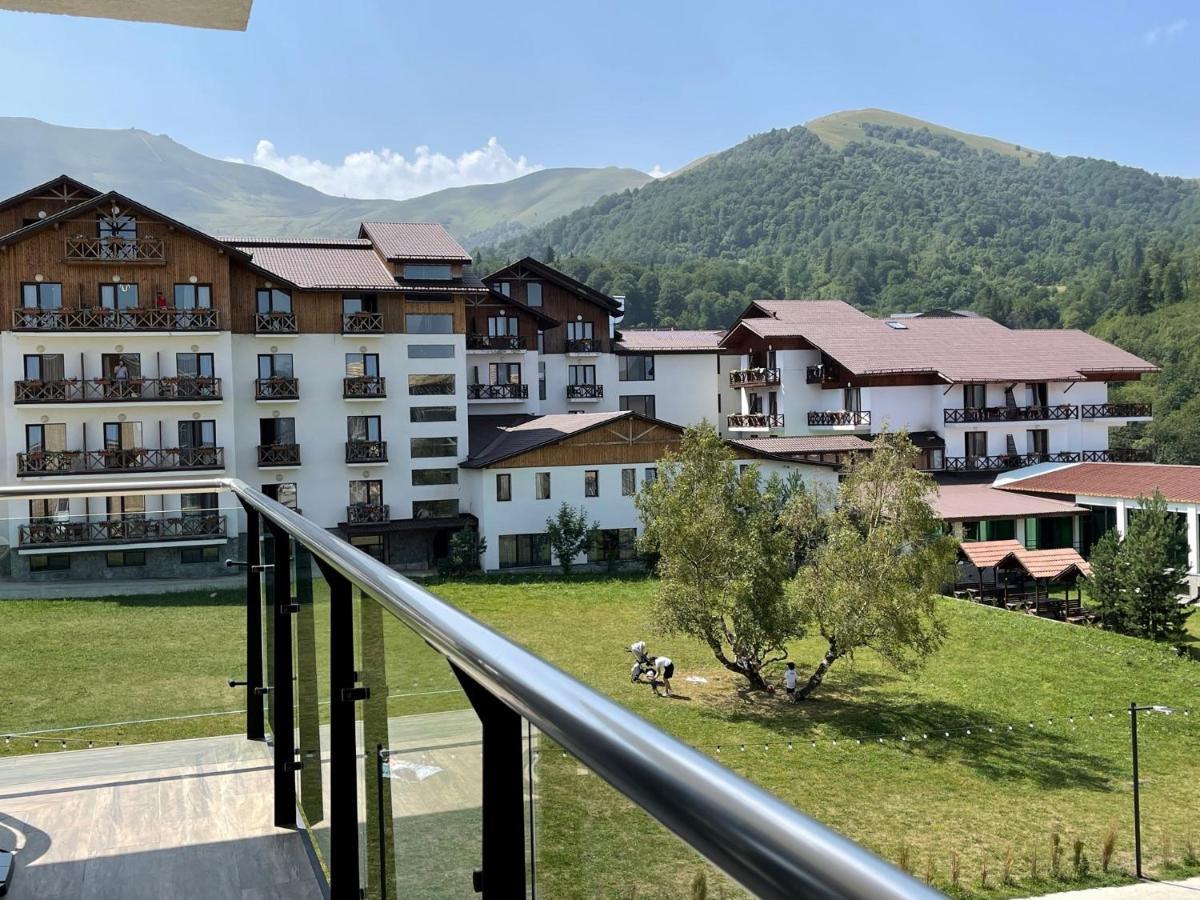 באקוריאני Snow Pine Suite - 4 Star Resort מראה חיצוני תמונה
