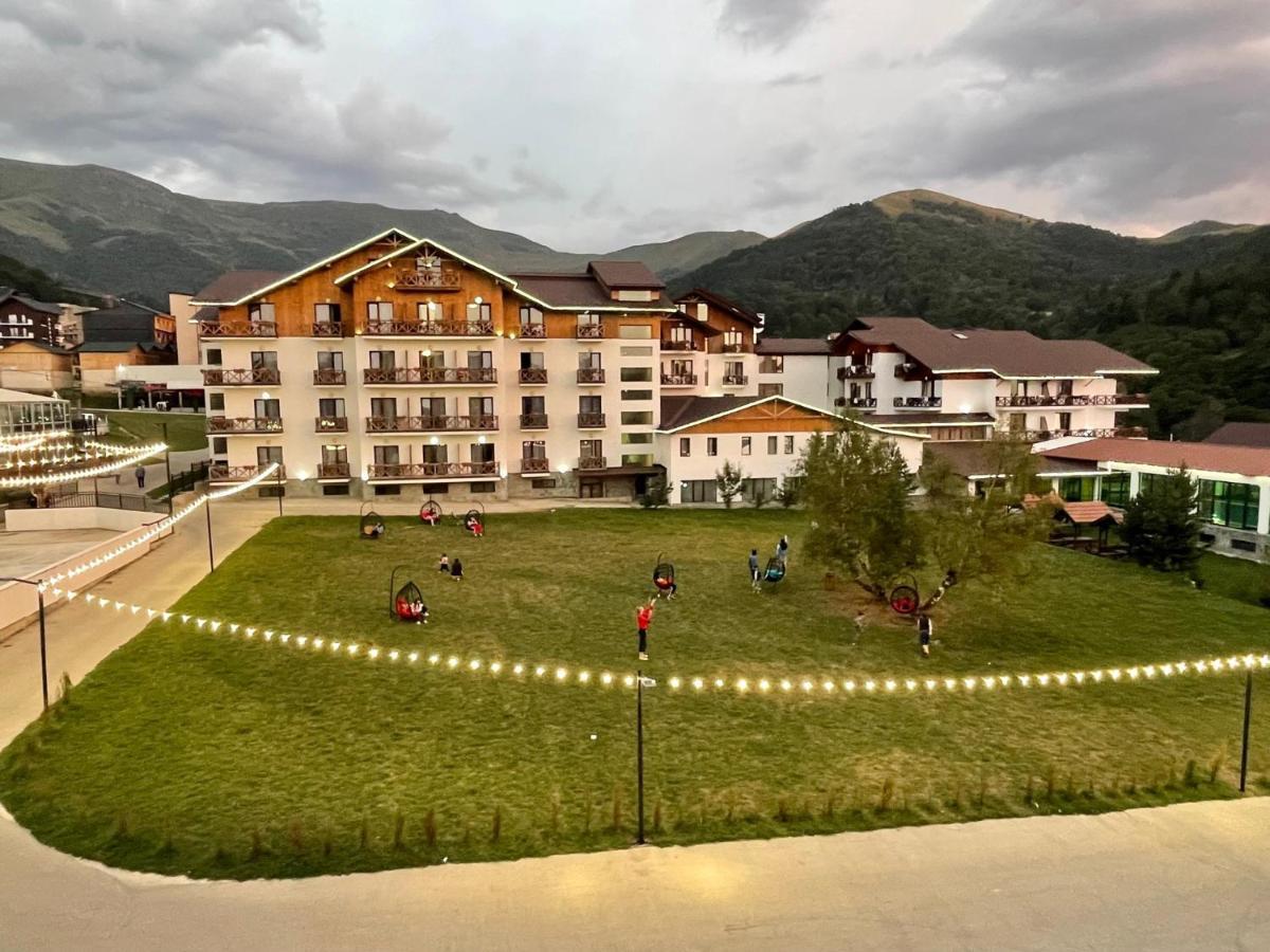 באקוריאני Snow Pine Suite - 4 Star Resort מראה חיצוני תמונה